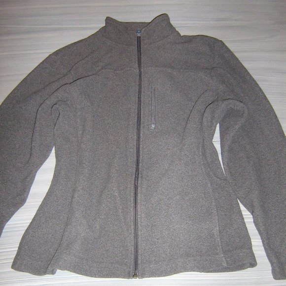 Segments Ladies Grey Sweater, Size Medium $5.00 AS AN ADD ON - Picture 1 of 2